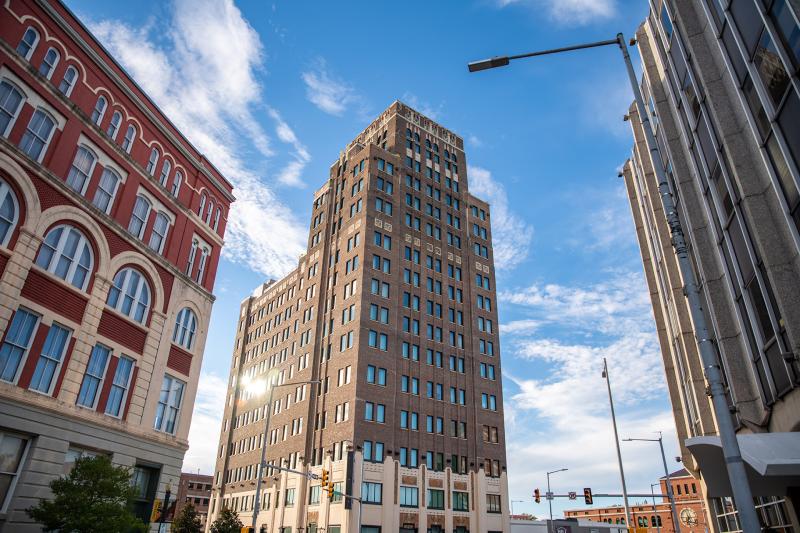 Exterior of the Threefoot Hotel