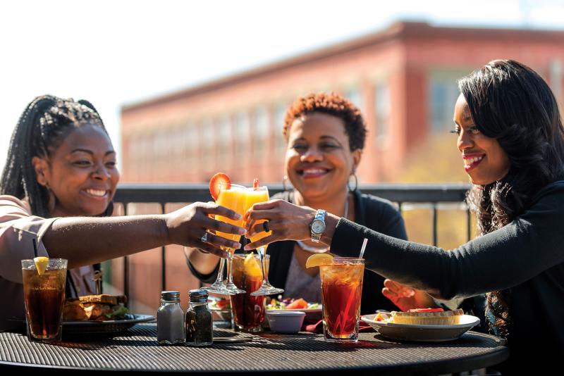 Weidmann's outside dining